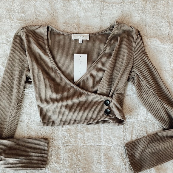 Tops - Boutique top 🤍